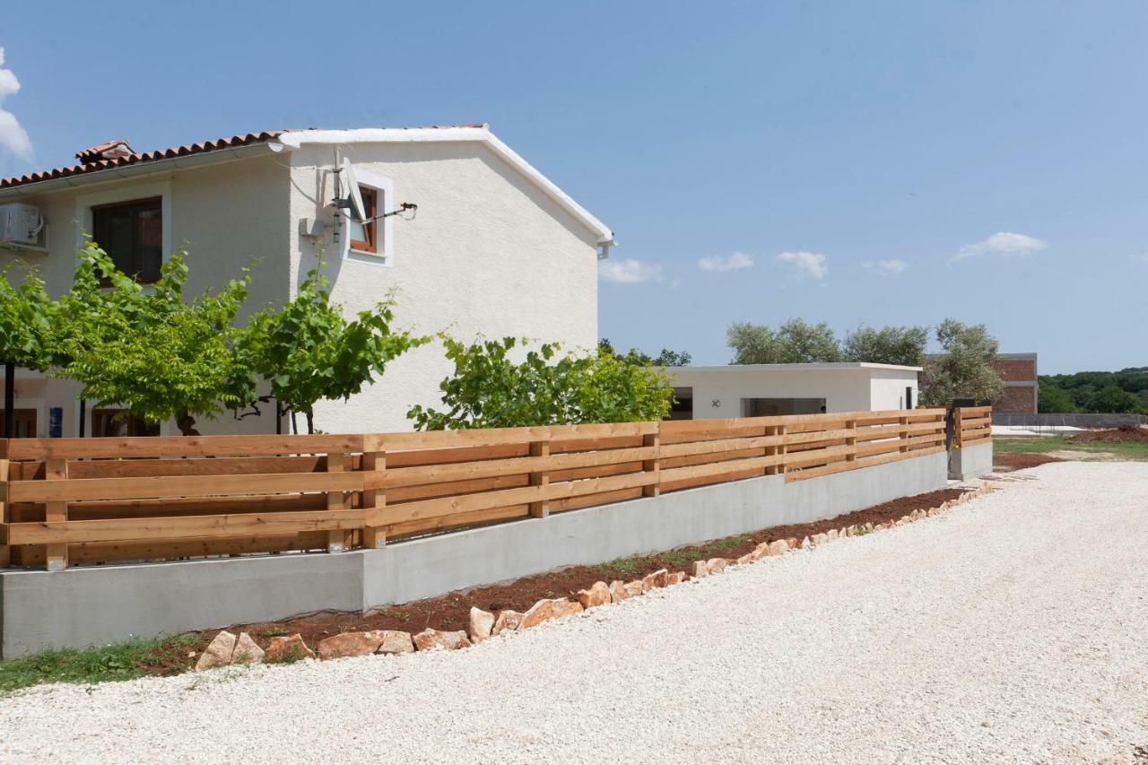 Funcic Apartments 2 App Pula Exterior foto